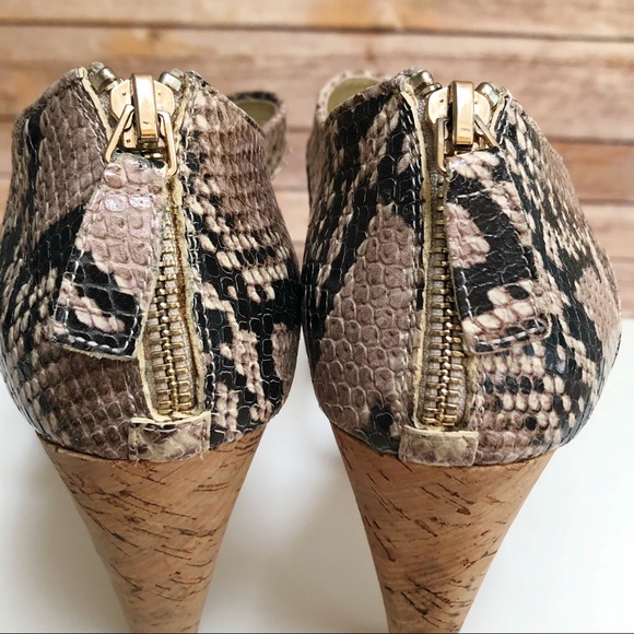 Elaine Turner “Claudia” Python snake print heels - Picture 4 of 8
